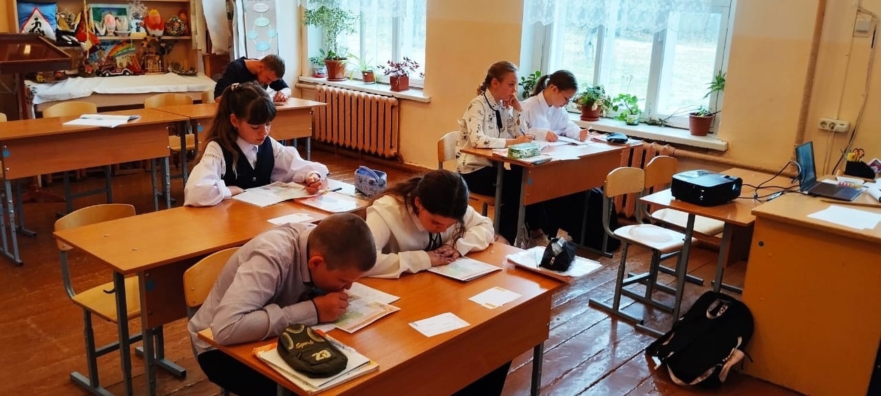 Наставник Лобов И.В. посетил открытый урок по истории Анпилоговой И.А.